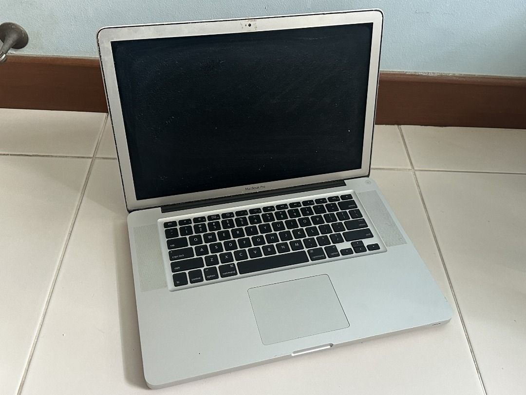 Macbook Pro 15" (Late 2009)475267753806417921
