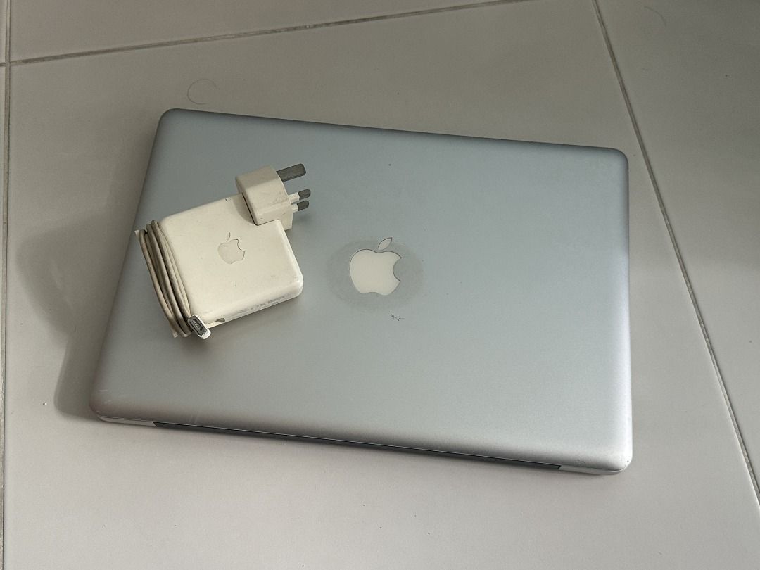 Macbook Pro 15" (Late 2009)475267753806417920