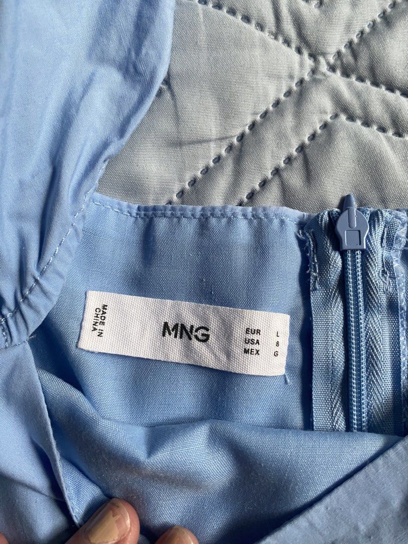 Mango light blue puffy sleeves mini dress (Category: Dresses) located in Calamba. Submitted by rache31 (Listing ID 1442202918, Image 2). Description: Mango linght blue mini dress Puffy sleeves Flaw: minimal stain on the sleeves .