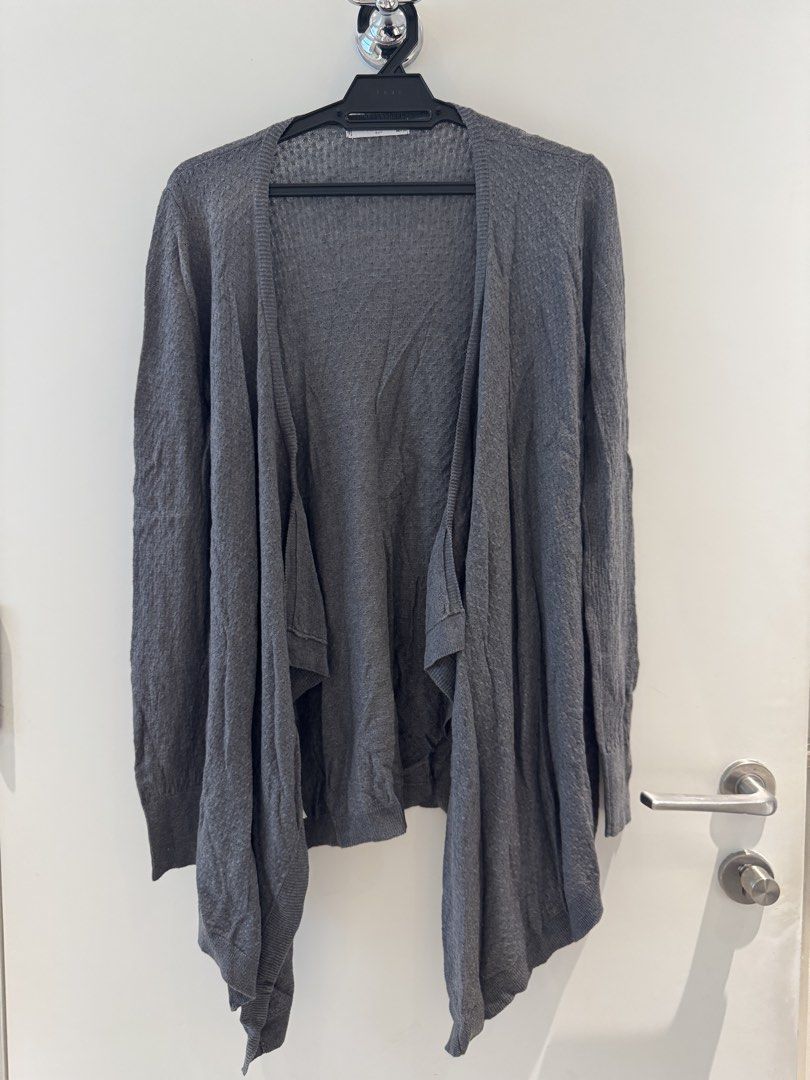Mango (Outerwear) (Category: Coats, Jackets and Outerwear) located in Kuala Lumpur. Submitted by byfama (Listing ID 1442169721, Image 1). Description: .
