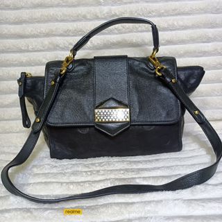 (Category: ) located in . Submitted by abbystrendyfinds (Listing ID 1442167579, Image 1). Description: .