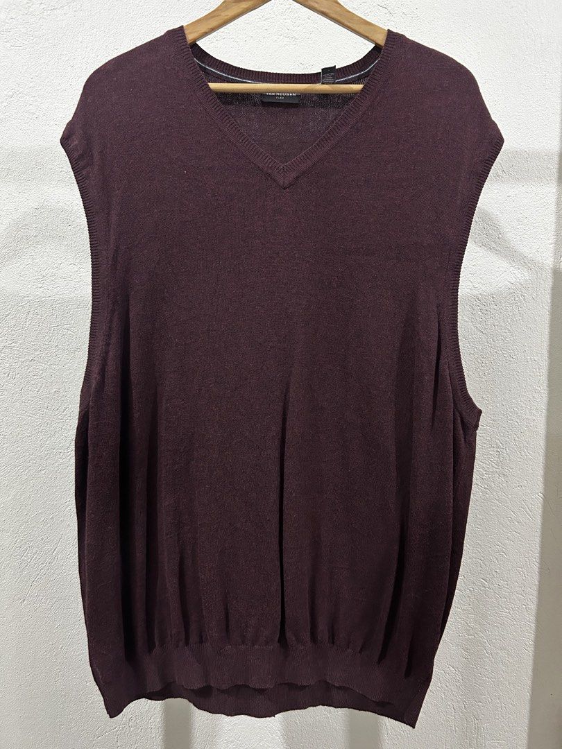 Maroon Van Heusen Knit Vest (Category: Vests) located in Baguio. Submitted by siignhere (Listing ID 1442265209, Image 1). Description: .