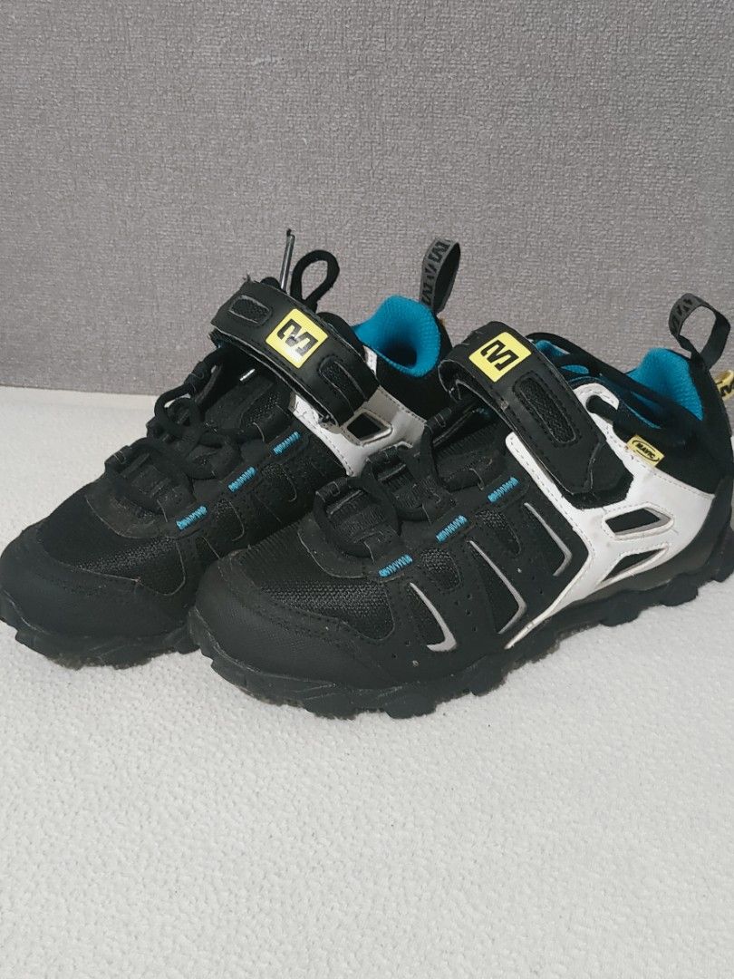 Mavic Zoya Womens MTB Shoe (Category: Sneakers) located in Manila. Submitted by imperialfeline (Listing ID 1442213543, Image 2). Description: from hk box like new US: 5.5.