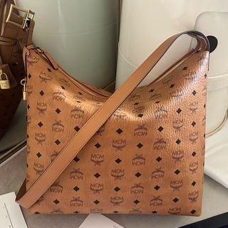 (Category: ) located in . Submitted by pshoppers. (Listing ID 1442182586, Image 1). Description: .