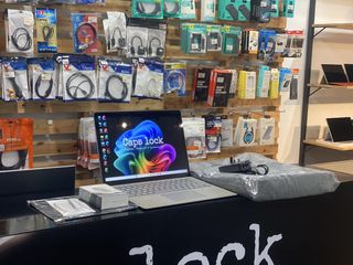 (Category: ) located in . Submitted by CapslockRepairingCenter (Listing ID 1442177548, Image 1). Description: .