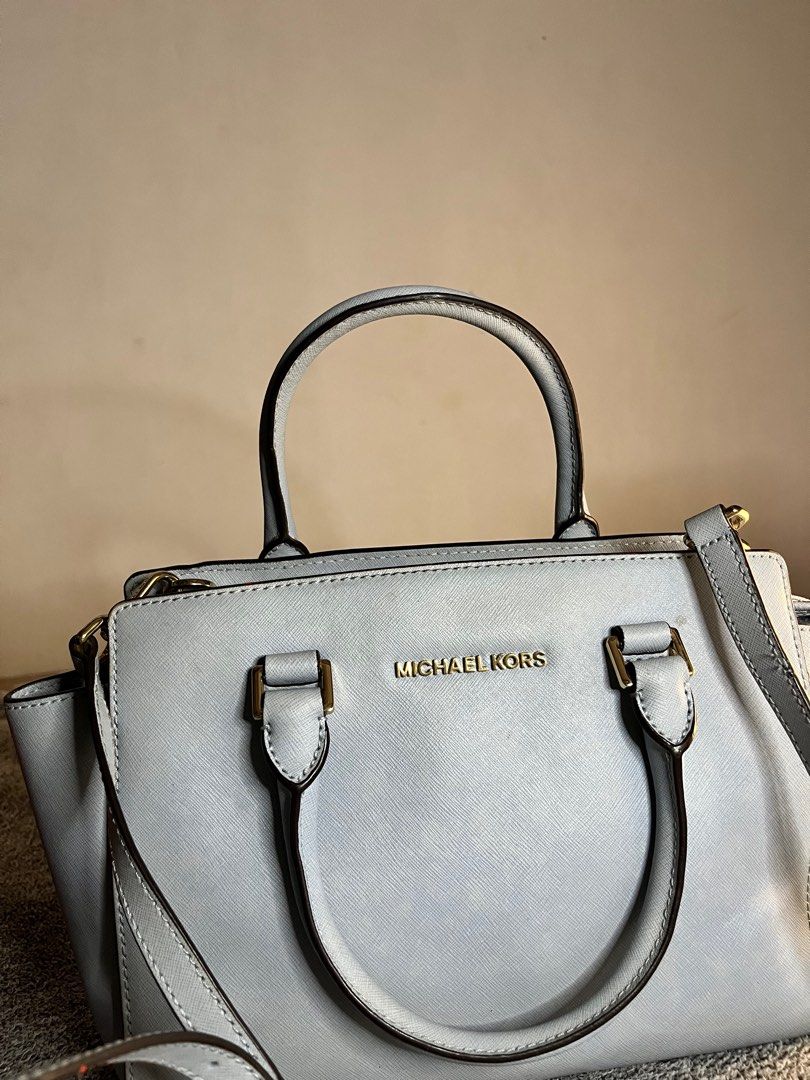 MK Selma Pale Blue (Category: Luxury Bags & Wallets) located in Malaybalay. Submitted by yanshoppe (Listing ID 1442199822, Image 1). Description: .