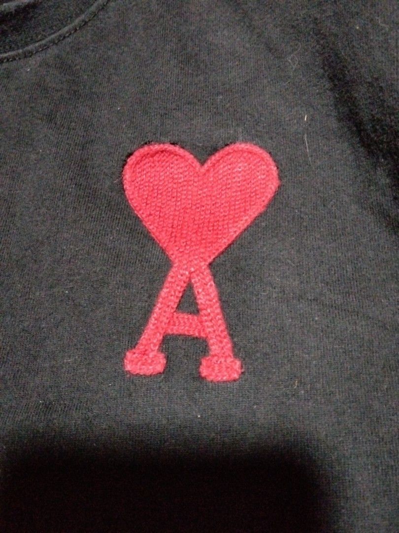 M-L Ami Tshirt black (Category: Tshirts & Polo Shirts ) located in Pasay City. Submitted by jerome23 (Listing ID 1442323871, Image 2). Description: size medium to large adult length 27 width 22.5 inches excellent condition color black 9.5/10 color rate.