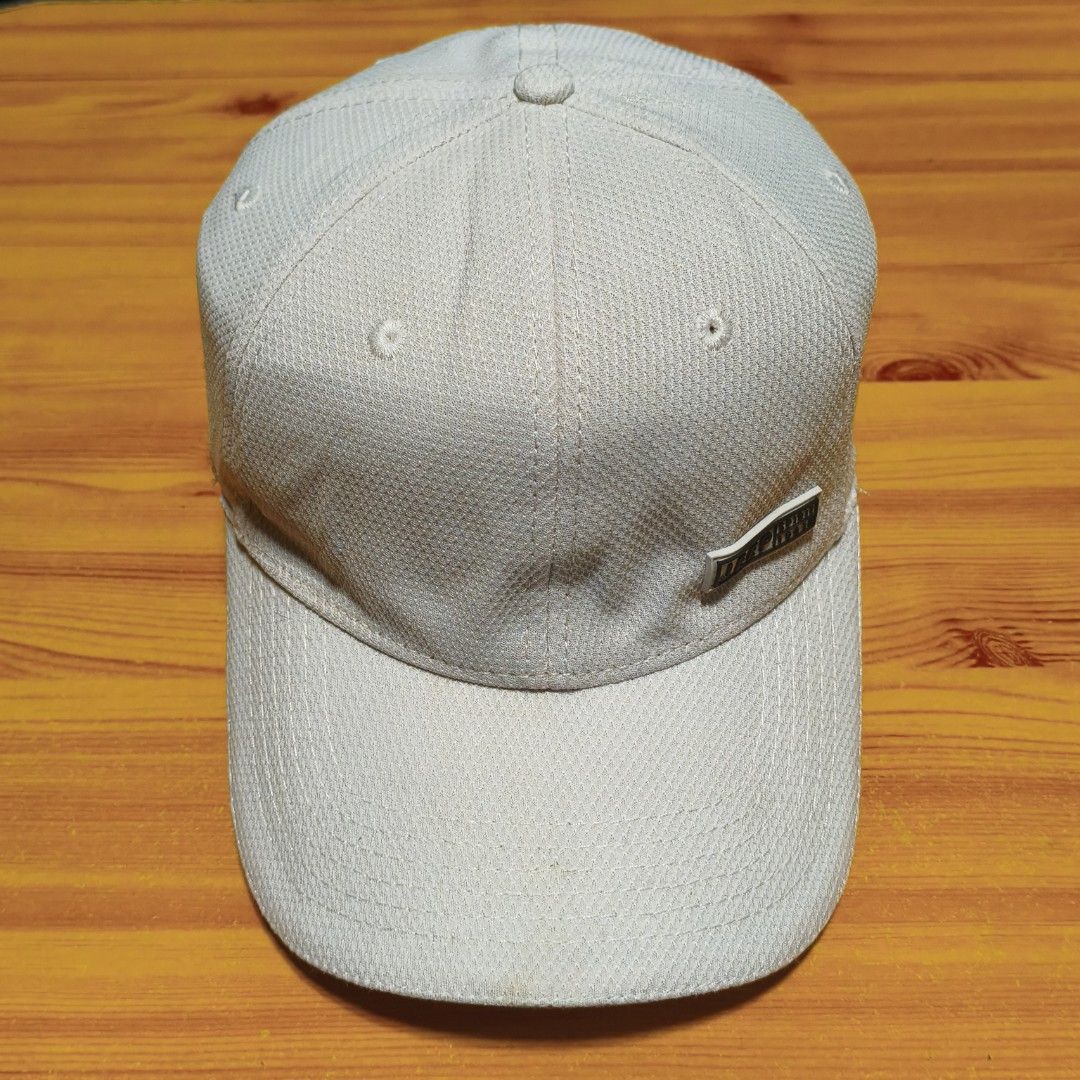 Off White Jeep Spirit Baseball Cap (Category: Caps & Hats) located in Maramag. Submitted by thrifty777 (Listing ID 1442329591, Image 2). Description: Authentic Jeep Spirit Brand New Condition Location Maramag Bukidnon.