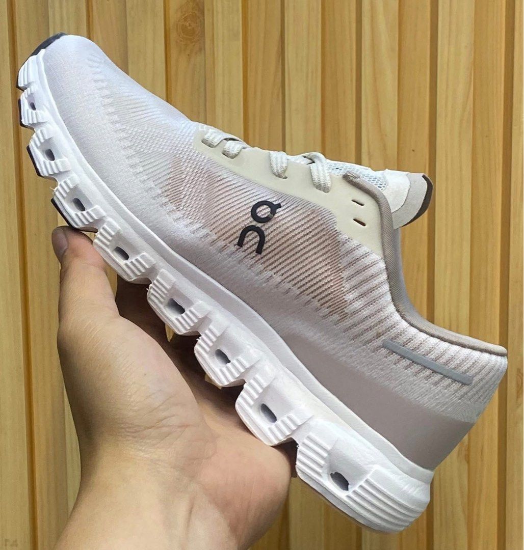 On Running Cloud 6 Push (Category: Sneakers) located in Manila. Submitted by YSABELLE_MARGARETTE (Listing ID 1442245860, Image 3). Description: size 41-45 available (men size) j&t courier nationwide or lalamove around manila PAYMENT FIRSTH THRU GCASH!.