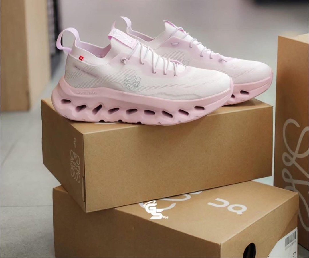 On Running Cloudtilt x Loewe “Pale Pink” (Category: Sneakers) located in Manila. Submitted by YSABELLE_MARGARETTE (Listing ID 1442246256, Image 1). Description: size 36-40 available (women size) j&t courier nationwide or lalamove around manila PAYMENT FIRSTH THRU GCASH!.