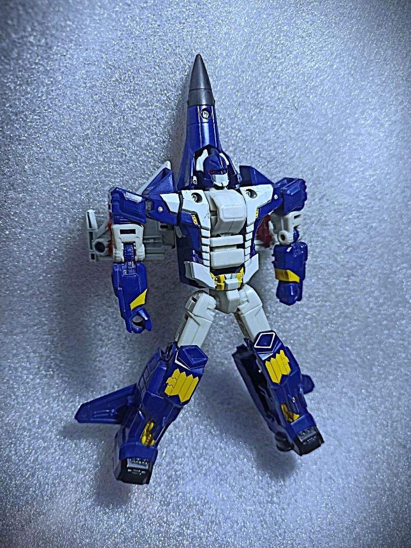 oose CW FELLBAT Deluxe Class Hasbro Decepticon Transformers (Category: Action & Battle Toys) located in Pasay City. Submitted by Chariselyn (Listing ID 1442236375, Image 1). Description: Loose CW FELLBAT (2,000+sf) Deluxe Class Hasbro Decepticon Transformers Series: Combiner Wars Liokaiser, 2016 Scale: 6 inches Issues: 0 Condition: 10/10 Accessories: no accessories, no manual Mode of Payment: GCash or through your rider Shipping options: Payment 