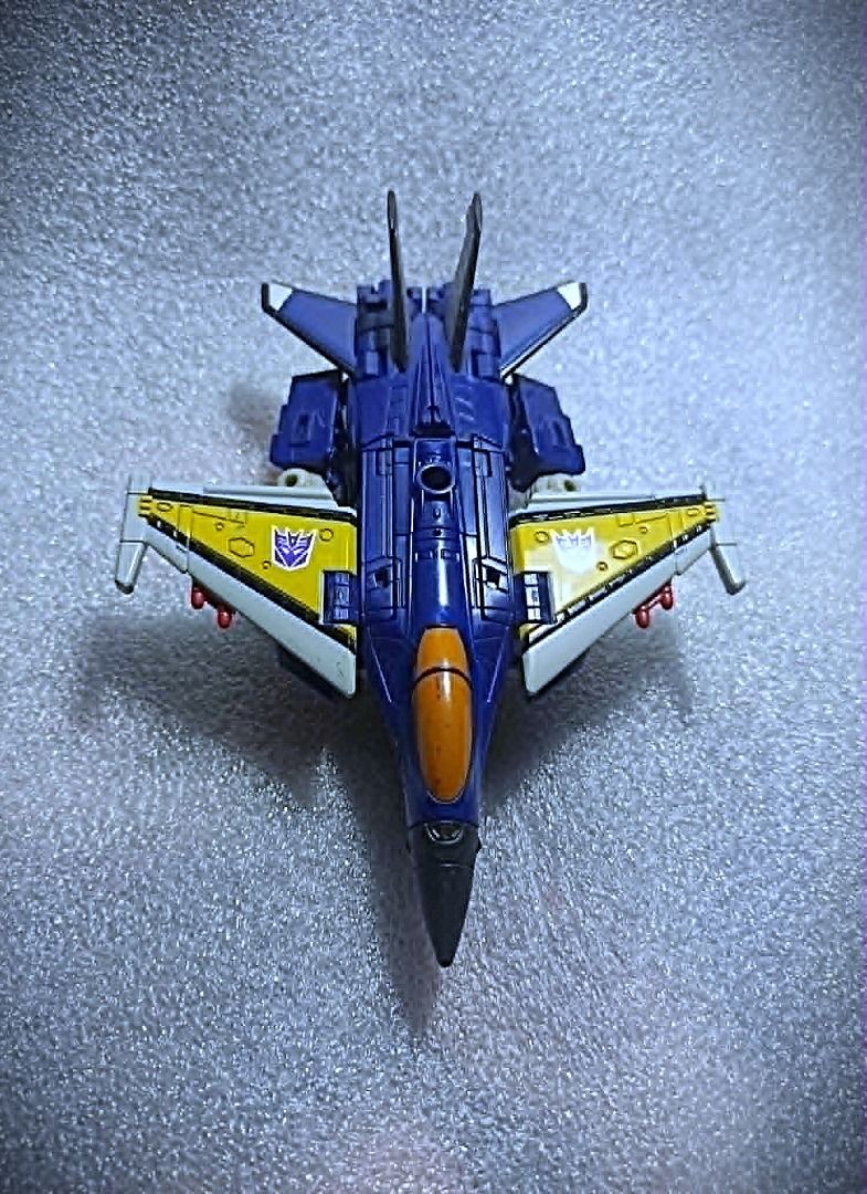 oose CW FELLBAT Deluxe Class Hasbro Decepticon Transformers (Category: Action & Battle Toys) located in Pasay City. Submitted by Chariselyn (Listing ID 1442236375, Image 2). Description: Loose CW FELLBAT (2,000+sf) Deluxe Class Hasbro Decepticon Transformers Series: Combiner Wars Liokaiser, 2016 Scale: 6 inches Issues: 0 Condition: 10/10 Accessories: no accessories, no manual Mode of Payment: GCash or through your rider Shipping options: Payment 