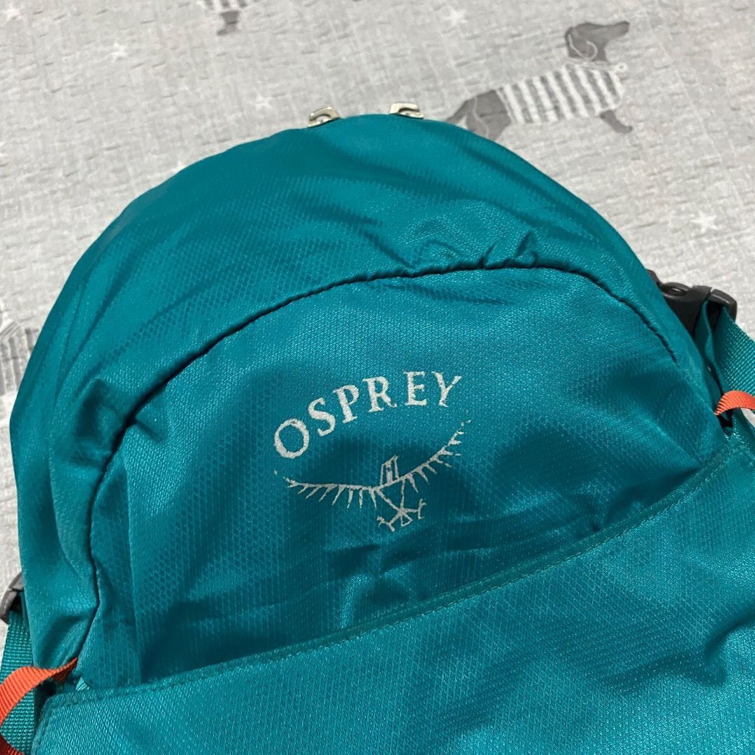 Osprey Hikelite 26 Daypack (Category: Backpacks) located in Antipolo. Submitted by bentakahitanoano (Listing ID 1442230812, Image 3). Description: Selling my Osprey Hikelite 26. This is the perfect lightweight daypack for day hikes, bike commutes, or daily use. It features the AirSpeed™ ventilated back panel—easily the best system for keeping your back cool in Philippine humidity. Condition: 6.5/10 (Functional with minor issues) Body & Fabric: Go
