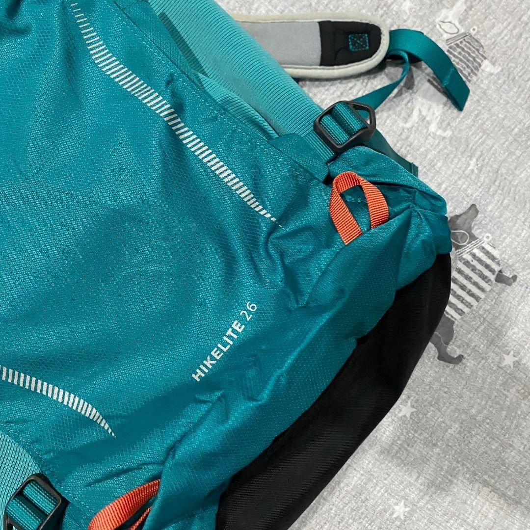 Osprey Hikelite 26 Daypack (Category: Backpacks) located in Antipolo. Submitted by bentakahitanoano (Listing ID 1442230812, Image 2). Description: Selling my Osprey Hikelite 26. This is the perfect lightweight daypack for day hikes, bike commutes, or daily use. It features the AirSpeed™ ventilated back panel—easily the best system for keeping your back cool in Philippine humidity. Condition: 6.5/10 (Functional with minor issues) Body & Fabric: Go