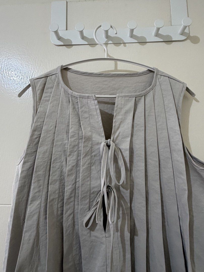 Pleated tie up top with maxi skirt - Coordinates (Category: Sleeveless) located in Manila. Submitted by ayisssh (Listing ID 1442165318, Image 2). Description: .