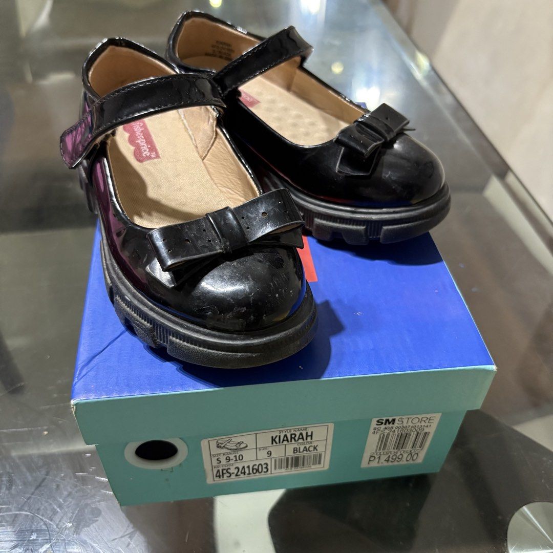 PRELOVED GIRL SHOES (Category: Babies & Kids Fashion) located in Calauag. Submitted by cheannetan (Listing ID 1442258303, Image 3). Description: Check each photo for the sizes .