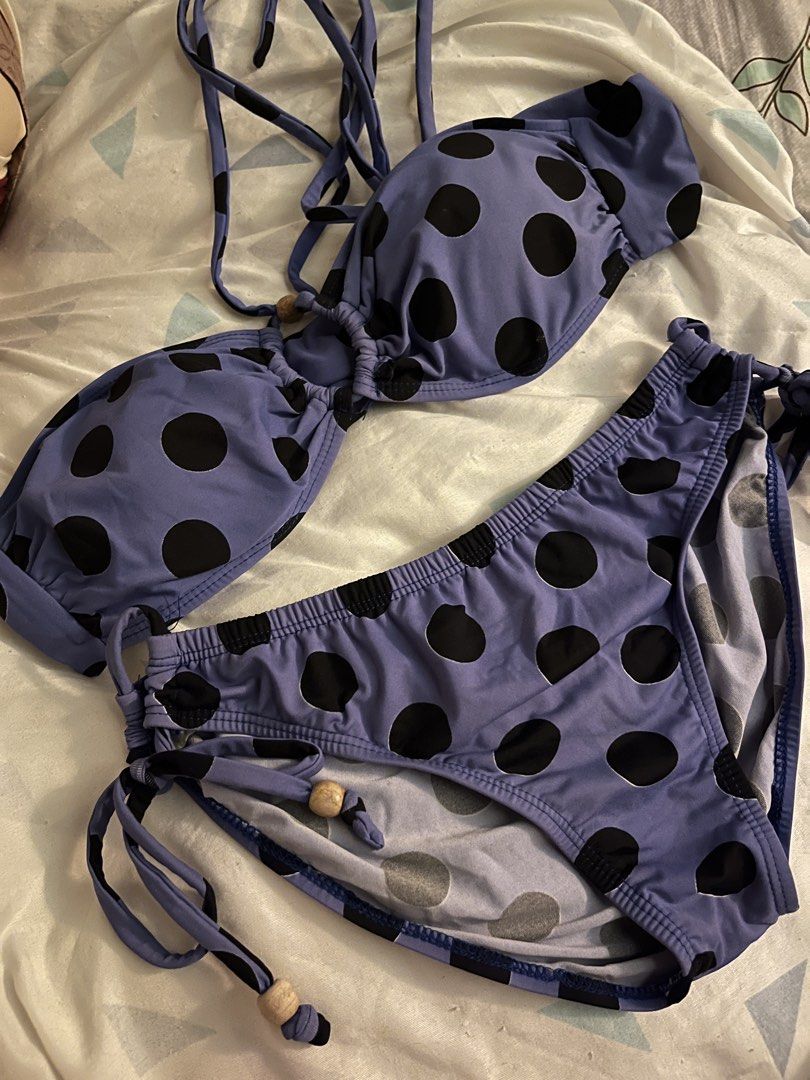 Purple Polka Dot Bikini (Category: Bikinis & Swimsuits) located in Santo Domingo. Submitted by asyashells (Listing ID 1442304339, Image 1). Description: .