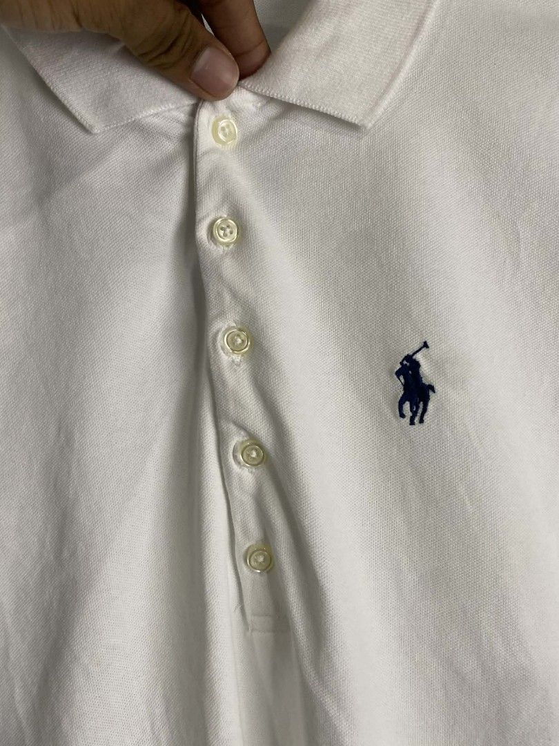 Ralph Lauren Slim Fit Polo (Category: Luxury Apparel) located in Munoz. Submitted by brazziwardrobe (Listing ID 1442315702, Image 2). Description: Hang Dimension ‼️ Length:23 inches Width:18.5 inches Small Excellent Condition Color Rate:9.9/10 Dm to purchase 📩.