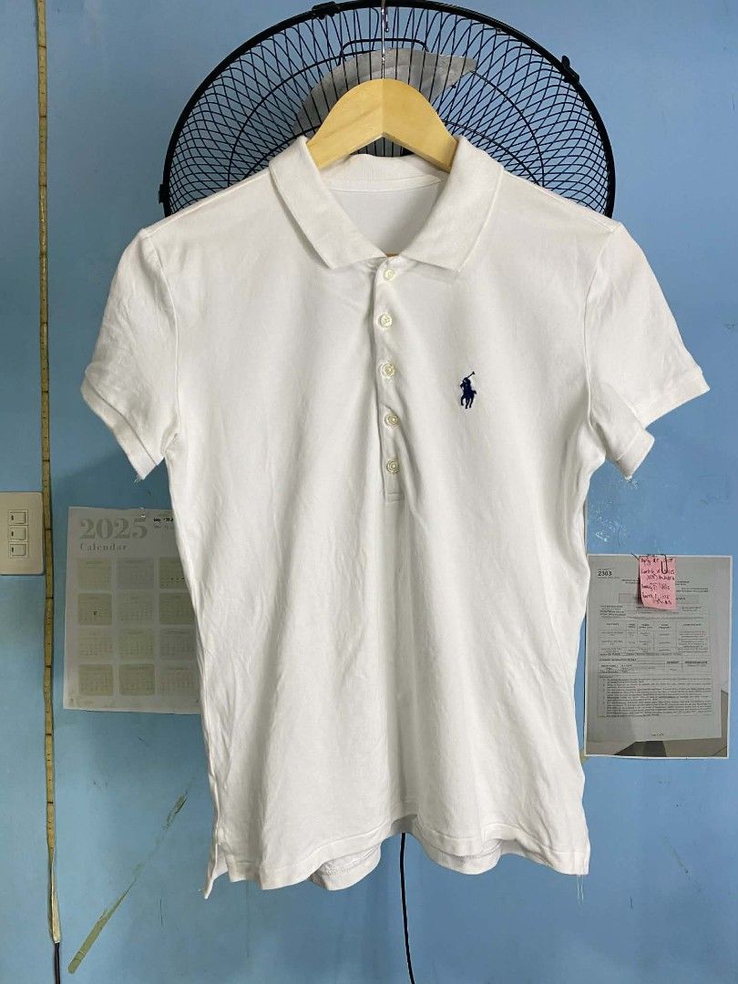 Ralph Lauren Slim Fit Polo (Category: Luxury Apparel) located in Munoz. Submitted by brazziwardrobe (Listing ID 1442315702, Image 1). Description: Hang Dimension ‼️ Length:23 inches Width:18.5 inches Small Excellent Condition Color Rate:9.9/10 Dm to purchase 📩.