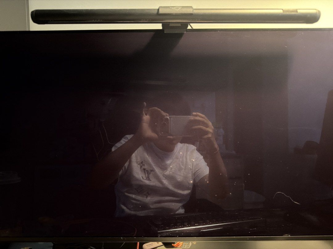 ROG PG32UCDM (Category: Monitor Screens) located in Singapore. Submitted by emosadboy (Listing ID 1442286607, Image 2). Description: ROG screen monitor PG32UCDM 4k 240hz.