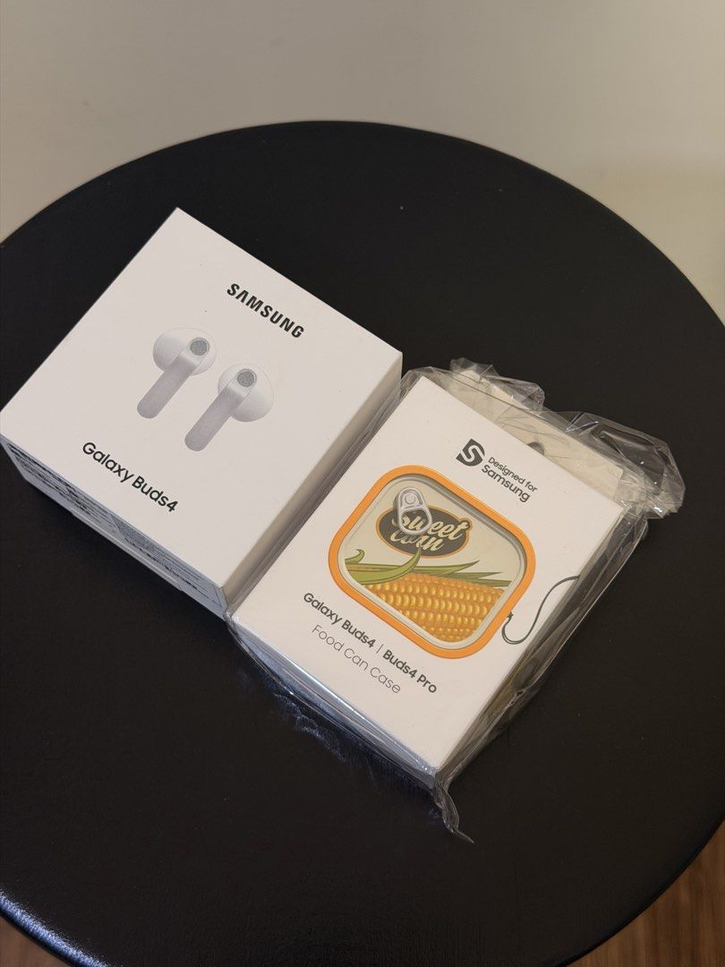 Samsung Galaxy Buds4 White with Official Case (Sealed) (Category: Earphones) located in Pasig City. Submitted by mrgoodasnewgadgets (Listing ID 1442237144, Image 3). Description: Sealed With free Official Food Can Case Samsung Galaxy Buds4 Specs * Design: Open-fit earbuds with stem/blade design * Driver: 11mm dynamic wide-range speaker * Connectivity: Bluetooth 6.1 * Audio Support: 24-bit / 96kHz UHQ audio via Samsung Seamless Codec (SSC) * Noise