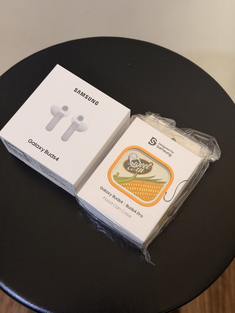 Samsung Galaxy Buds4 White with Official Case (Sealed) (Category: Earphones) located in Pasig City. Submitted by mrgoodasnewgadgets (Listing ID 1442237144, Image 1). Description: Sealed With free Official Food Can Case Samsung Galaxy Buds4 Specs * Design: Open-fit earbuds with stem/blade design * Driver: 11mm dynamic wide-range speaker * Connectivity: Bluetooth 6.1 * Audio Support: 24-bit / 96kHz UHQ audio via Samsung Seamless Codec (SSC) * Noise
