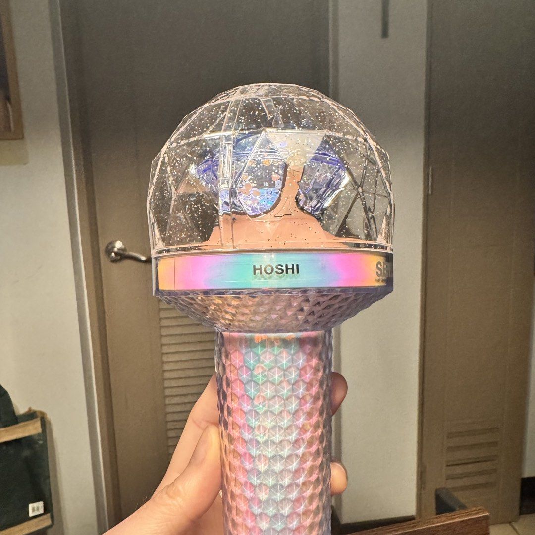 SEVENTEEN Official Lightstick 2 Carat Bong (Category: K-Wave Merchandise) located in Manila. Submitted by odg06 (Listing ID 1442224761, Image 3). Description: - Bought from Weverse in 2022 - Used only once for BeTS in Bulacan concert - Member stickers (already used 3) and lanyard included - 3 AAA batteries required - See last image for more details of the lightstick Bought at around 4,000 php.