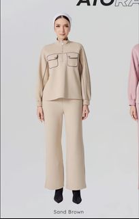 (Category: ) located in . Submitted by hhwardrobe (Listing ID 1442210649, Image 1). Description: .