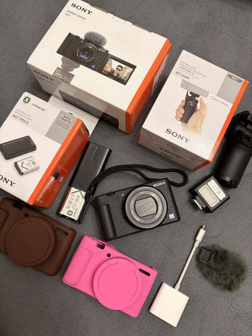 Sony ZV-1 Digital Camera Vlogging Kit with Accessories (Category: Cameras) located in Manila. Submitted by ashfinds.mnl (Listing ID 1442186775, Image 1). Description: 📸✨ FOR SALE: Sony ZV-1 (Black) ✨📸 Looking for the perfect camera for vlogging, content creation, live selling, or social media content? This Sony ZV-1 is the perfect companion! ✅ Almost Brand New ✅ Purchased only 2 months ago from Avid Robinsons Antipolo ✅ Excellent condition ✅ No