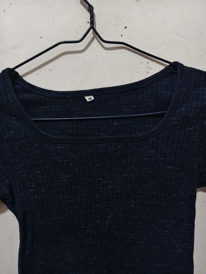 Square Neck Crop Top - M (Category: Shirts) located in Taguig. Submitted by phoopa (Listing ID 1442219038, Image 3). Description: - Dark blue ribbed crop top - Features a square neckline - Short sleeves - Stretchy fabric for a comfortable fit - Tag indicates size M - Versatile for casual or dressed-up occasions.