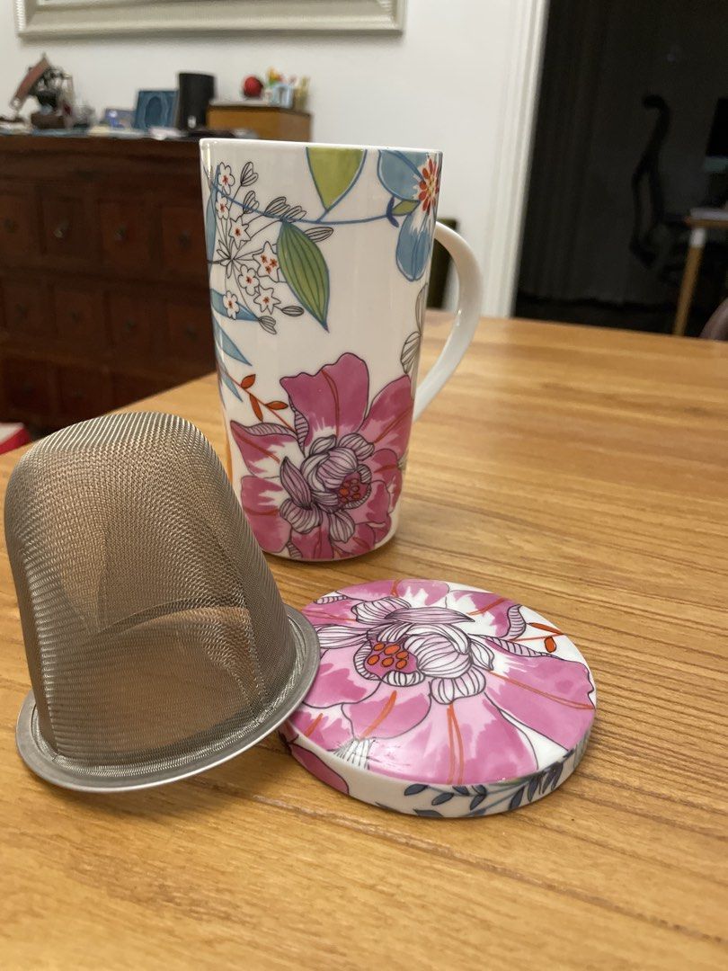 Starbucks Mug and Blue Embossed Mug Set474979647127572480