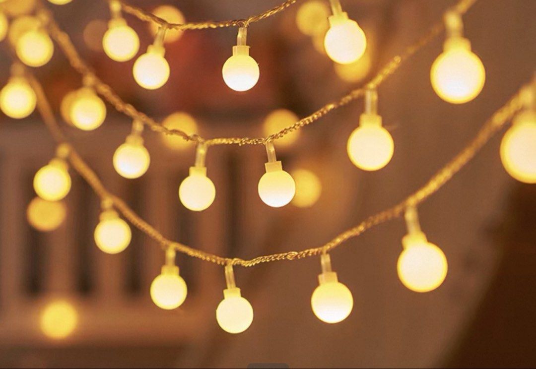 String Lights (Category: Wall Decor) located in Singapore. Submitted by ninilove8 (Listing ID 1442287213, Image 3). Description: - Battery operated crystal & clear bubble string lights - 6metre long, each string 40 bulbs - Ideal for parties, rooms, and outdoor decoration - Creates a cozy and warm ambiance - Lights are on a thin, flexible wire.
