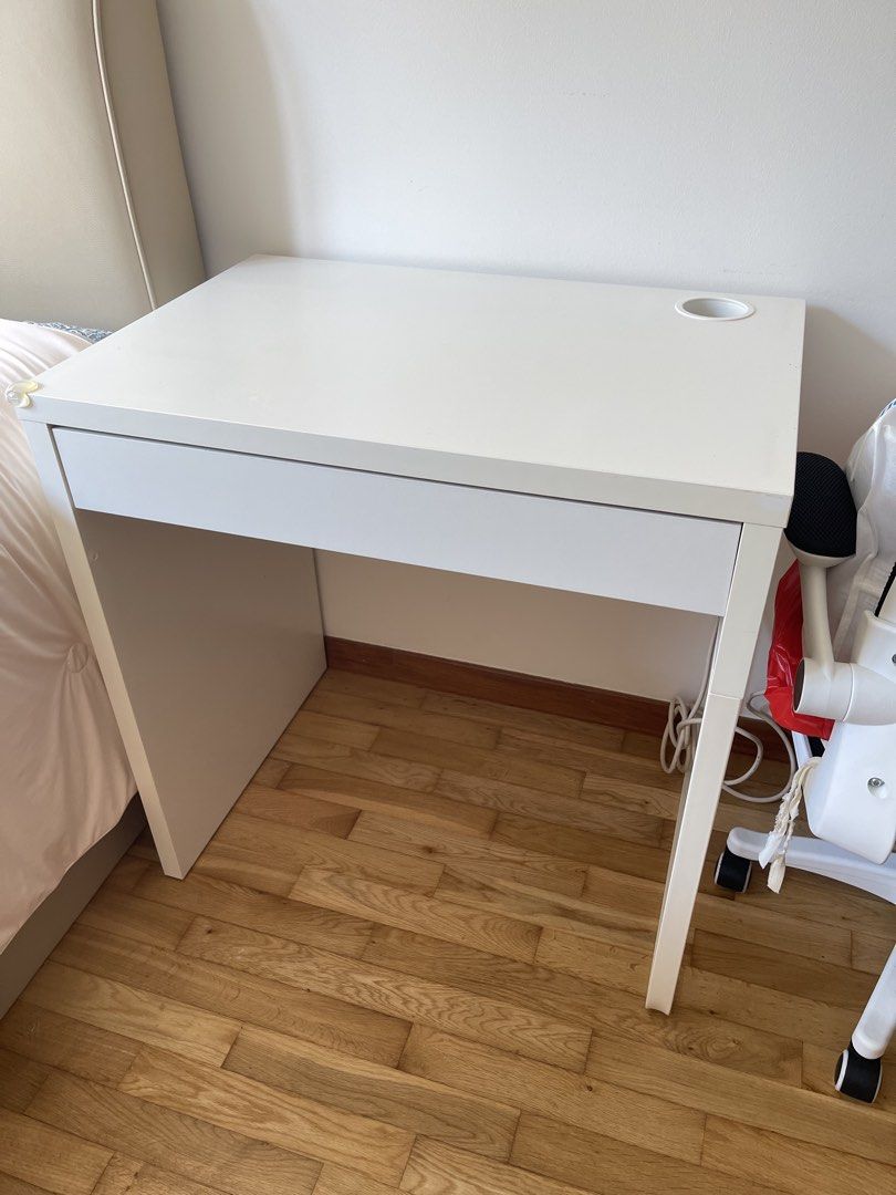 Study table (Category: Tables & Sets) located in Singapore. Submitted by underclassherosum41 (Listing ID 1442166139, Image 3). Description: Study table, can be used for bed side table too. Fot in most rooms. Looks very new. 50X70cm..