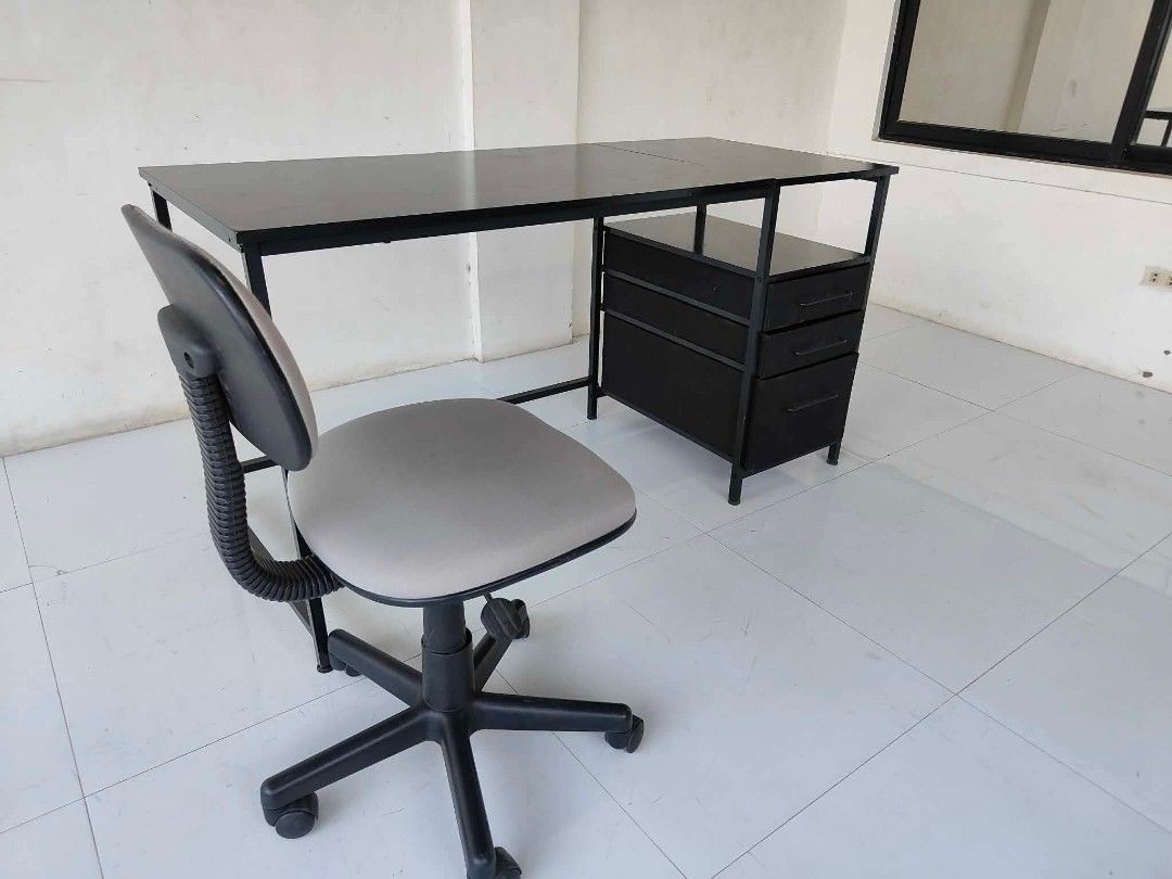 study table set (Category: Office Furniture & Fixtures) located in Bulacan. Submitted by duncayow (Listing ID 1442315321, Image 1). Description: 4k po set na.