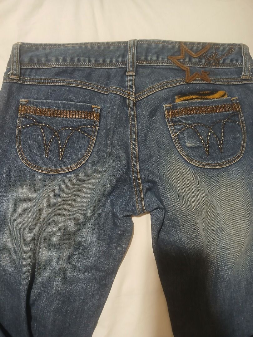 (SOLD 4REACH ONLY!!)Tough Jeansmith Y2k Jeans (Category: Jeans) located in Quezon City. Submitted by unitednations (Listing ID 1442338032, Image 2). Description: Y2K JEANS -TOUGH JEANSMITH W patterned pockets (=^ェ^=) Price: 350 php Honest condition: 9/10 (needs wash) 30 inch approximate waist size (M) Willing to send additional pictures and answering further questions if your interested! 🫶 Can ship via J&T (main) can do COD - ONLY IF LALAMOVE an