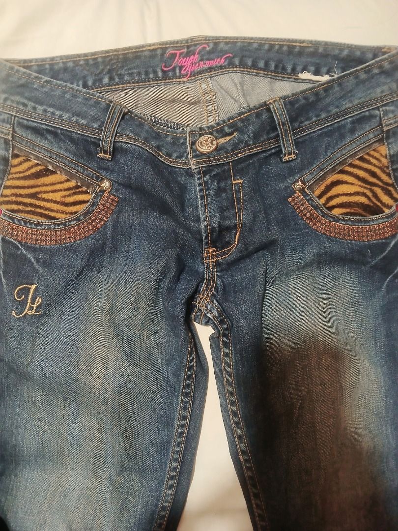 (SOLD 4REACH ONLY!!)Tough Jeansmith Y2k Jeans (Category: Jeans) located in Quezon City. Submitted by unitednations (Listing ID 1442338032, Image 1). Description: Y2K JEANS -TOUGH JEANSMITH W patterned pockets (=^ェ^=) Price: 350 php Honest condition: 9/10 (needs wash) 30 inch approximate waist size (M) Willing to send additional pictures and answering further questions if your interested! 🫶 Can ship via J&T (main) can do COD - ONLY IF LALAMOVE an