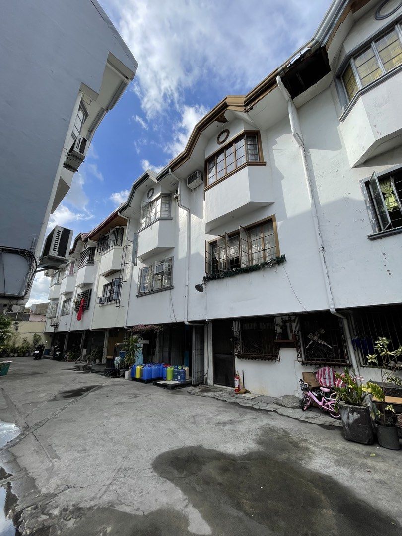 Town House for sale (Category: Townhouse) located in Pasay City. Submitted by l0vingrstore (Listing ID 1442204656, Image 1). Description: Town House for SALE 🏠 ₱7.5M PASAY CITY📍 CLEAN TITLE✅ UPDATED TAXES✅ WITH ATIC✅ May Toilet kada floor✅ 2BedRooms ✅ Open for Walkin Anytime‼️ Rush Pm for Interested👋.