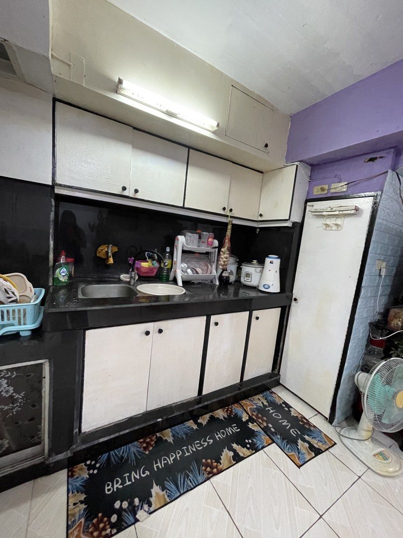 Town House for sale (Category: Townhouse) located in Pasay City. Submitted by l0vingrstore (Listing ID 1442204656, Image 3). Description: Town House for SALE 🏠 ₱7.5M PASAY CITY📍 CLEAN TITLE✅ UPDATED TAXES✅ WITH ATIC✅ May Toilet kada floor✅ 2BedRooms ✅ Open for Walkin Anytime‼️ Rush Pm for Interested👋.