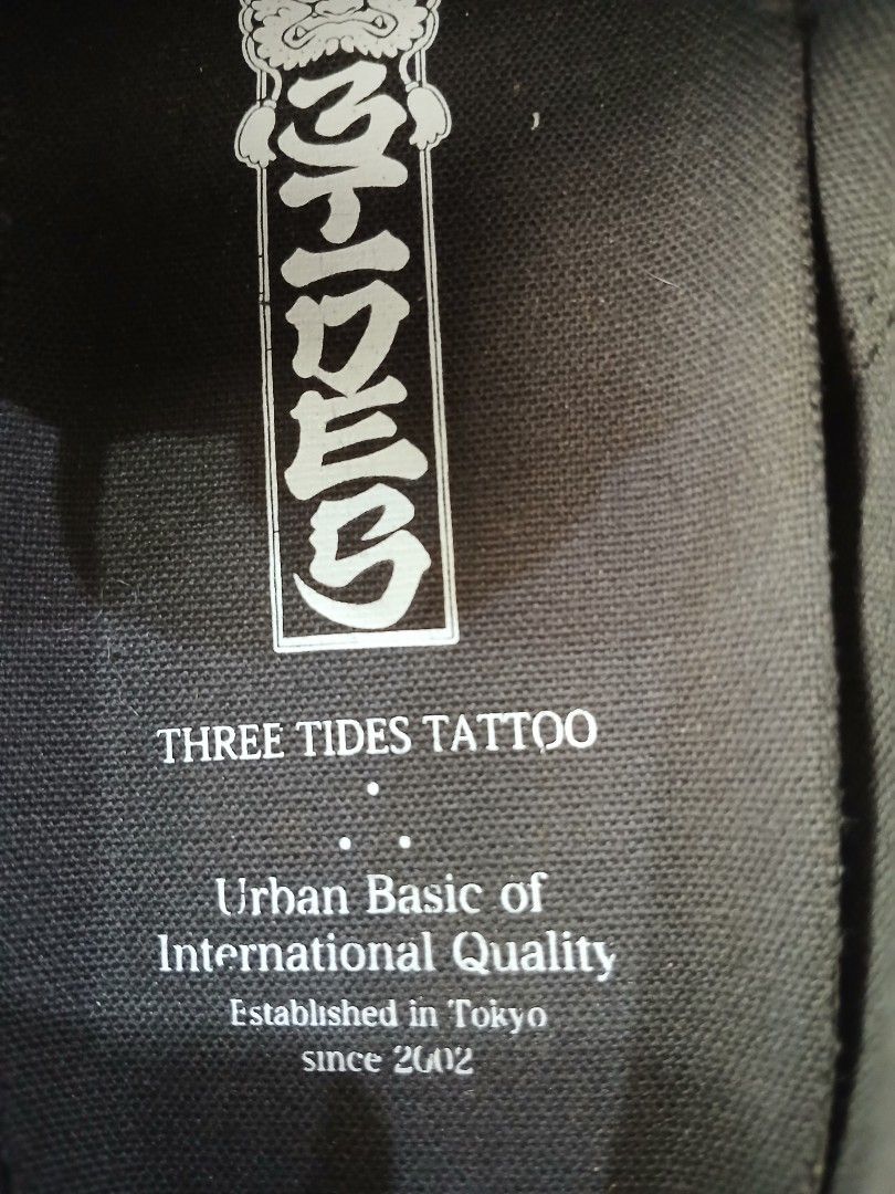 UBIQ three tides tattoo shoes (Category: Sneakers) located in Cebu City. Submitted by perfectzero (Listing ID 1442193203, Image 3). Description: .