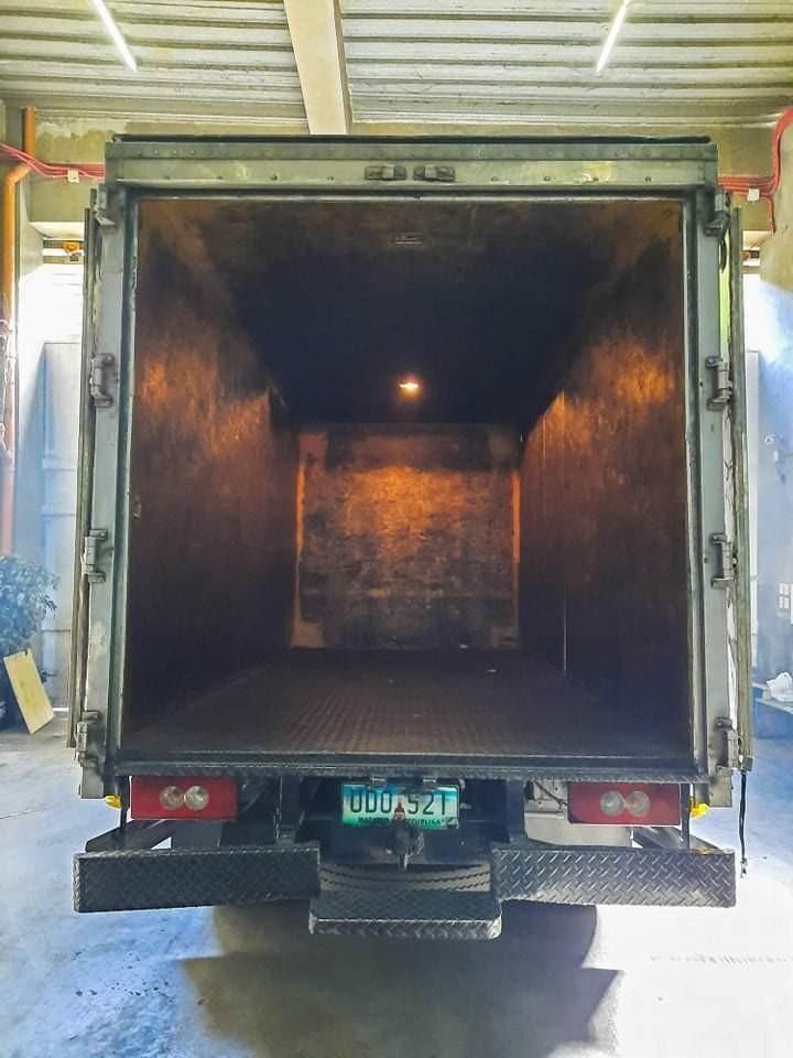 undefined Foton (Category: Used Cars) located in Quezon City. Submitted by propertyandcars (Listing ID 1442237520, Image 2). Description: 🚚Make: Foton 🚚Year Model: 2013 🚚Body Type: Aluminum Van 🚚Series: Tornado 2.5 🚚Fuel type: Diesel 🚚Transmission: Manual 🚚Net Capacity: 1,900kgs 🚚Gross Capacity: 3,800kgs.