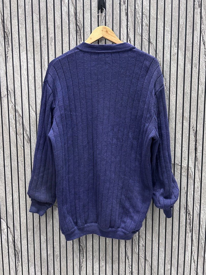 Vintage Knitted Cardigan (Category: Coats, Jackets and Outerwear) located in Malasiqui. Submitted by blckfourthrift (Listing ID 1442339373, Image 2). Description: Vintage Knitted Cardigan 23x29 Issue/s: Missing one pocket button & Holes.