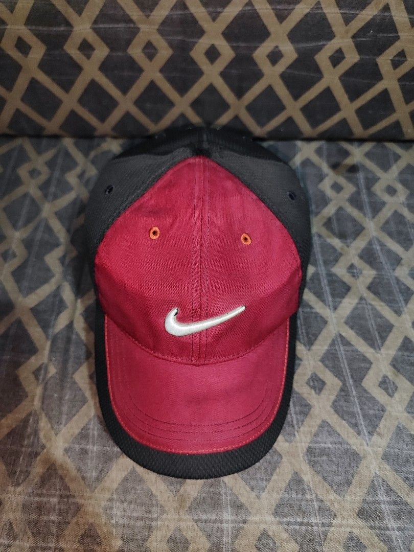 Vintage Red Nike Golf Swoosh Cap (Category: Caps & Hats) located in Quezon City. Submitted by autodrop_ph (Listing ID 1442177405, Image 2). Description: Size: Adjustable Strap Free Size Good Condition..