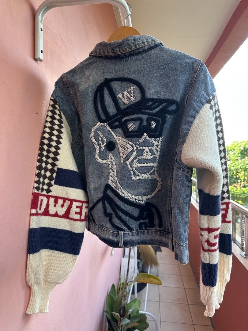 Vshop Brand, Oversized Denim Jacket (Category: Coats, Jackets and Outerwear) located in Pasig City. Submitted by tinydonuts (Listing ID 1442226318, Image 2). Description: Mabigat siya, very unique!! Unisex ✅.