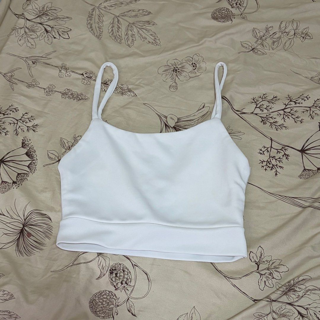White Top Bundle (Category: Blouses) located in Bambang. Submitted by gigisells_ (Listing ID 1442282030, Image 3). Description: both xs-m no issues.
