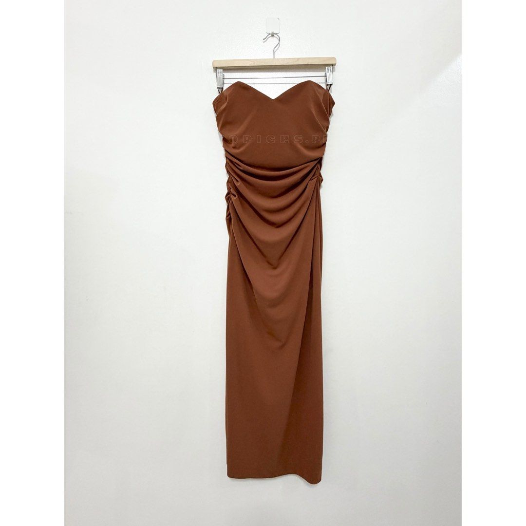 ZARA strapless midi dress (Category: Dresses) located in Malolos. Submitted by topicksph (Listing ID 1442312657, Image 3). Description: ZARA strapless midi dress size S | Php 1,295 BNWT.