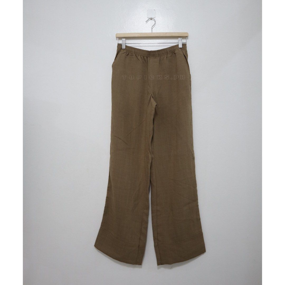 ZARA trousers (Category: Other Bottoms) located in Malolos. Submitted by topicksph (Listing ID 1442313049, Image 2). Description: ZARA trousers size XS | Php 1,095 BNWT w: 27”-32” |: 41” ~ elasticated waistband ~ front pockets .