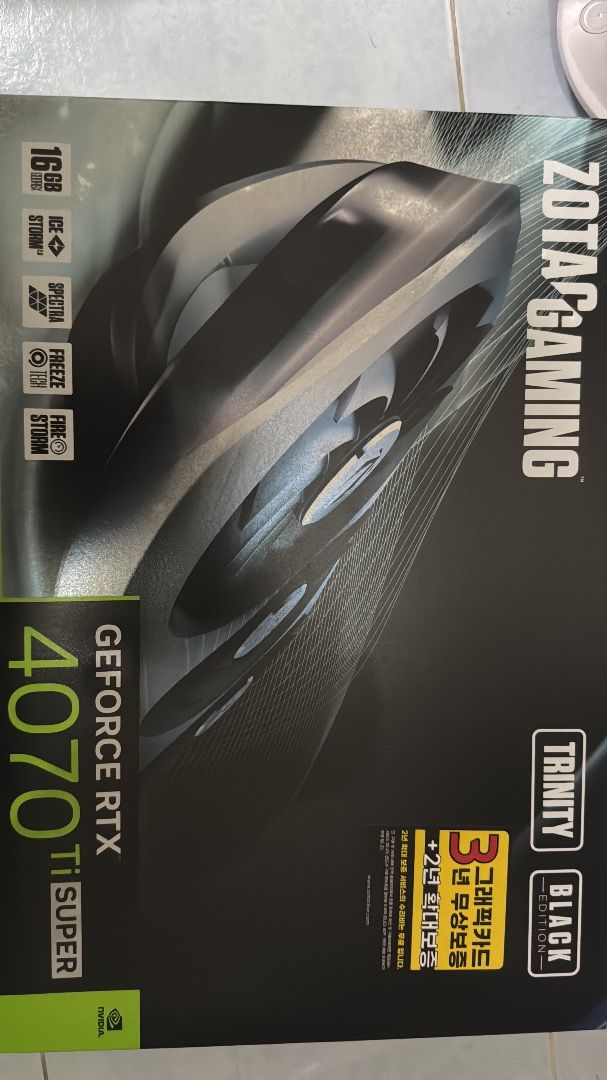 ZOTAC GAMING GeForce RTX 4070 Ti SUPER Trinity Black Edition