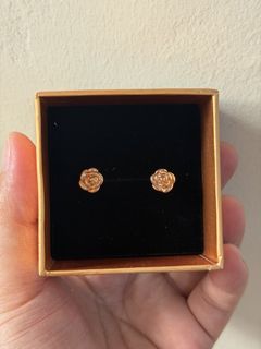 (Category: ) located in . Submitted by abbyutifulcloset (Listing ID 1442476622, Image 1). Description: .