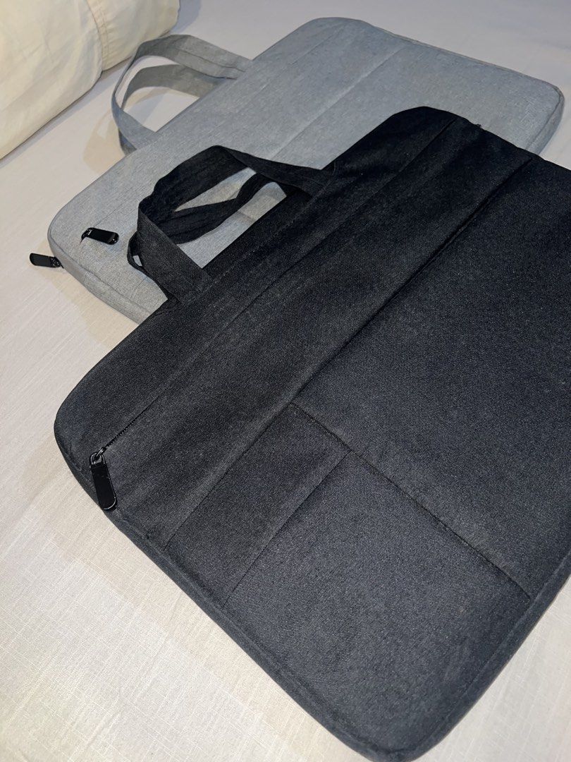 15.6” Waterproof Shockproof Fabric Laptop Bag (Category: Laptop Bags & Sleeves) located in Makati City. Submitted by declutterine95 (Listing ID 1442485115, Image 3). Description: 290 each 📍I am based in Makati 💡 Color may vary slightly due to lighting 🤍 Please manage expectations (preloved items) 📩 Message for more photos/measurements 🚚 Shipping shouldered by buyer.