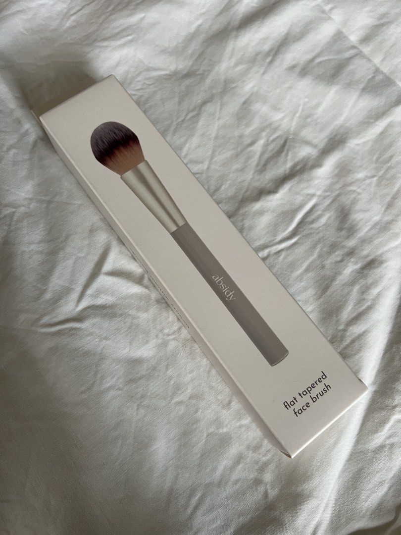 Absidy Flat Tapered Makeup Brush (Category: Makeup) located in Manila. Submitted by outofstoragee (Listing ID 1442422674, Image 1). Description: - brand new! - for powder blush or setting powder.